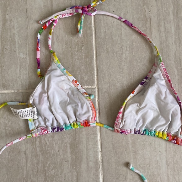 Fits like an XS. Embroidered bikini top. - Picture 3 of 4